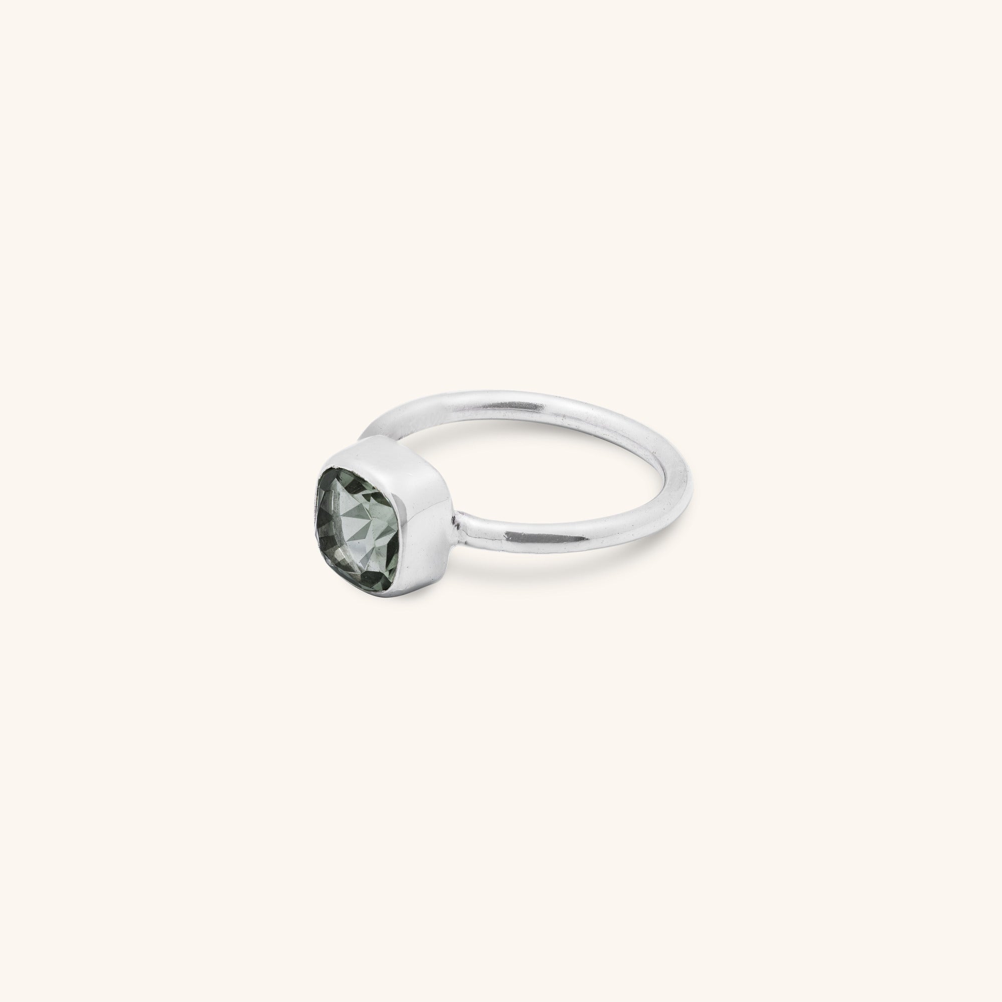 facet-cut Green Amethyst ring front view set in sterling silver